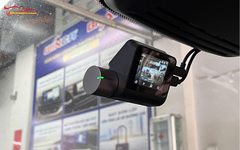 Lắp camera hành trình Toyota Innova Cross giúp ghi lại hành trình và bằng chứng khi xảy ra va chạm 