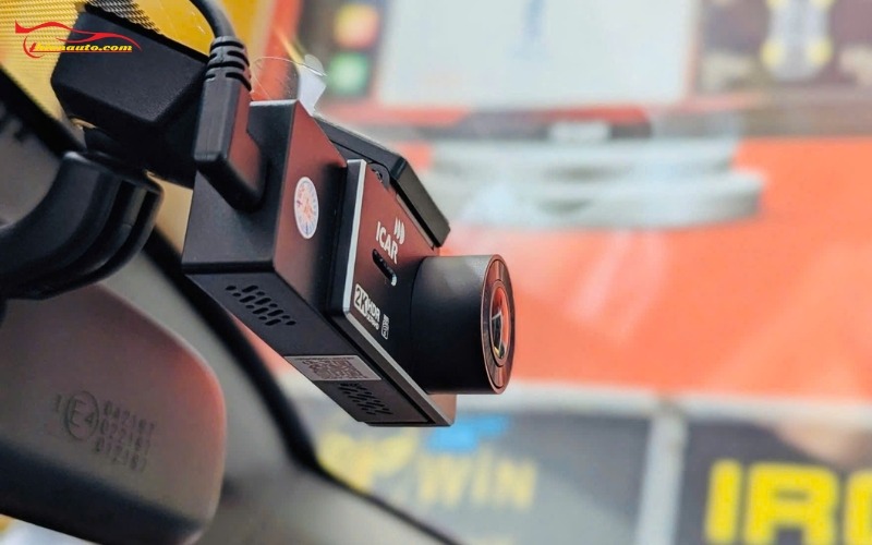 Camera hành trình Toyota Veloz: Camera hành trình Ellicam A620