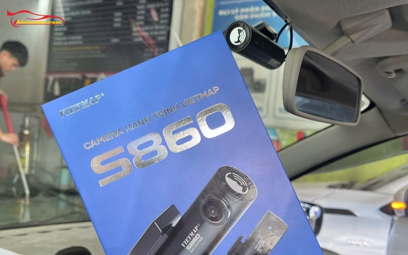 Camera hành trình Toyota Veloz: Camera hành trình Vietmap S860