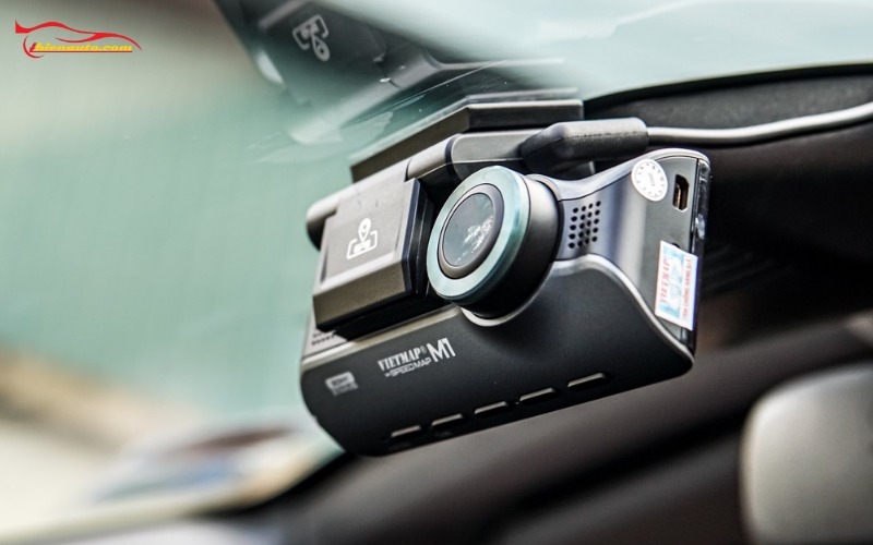 Camera hành trình Vietmap M1 lắp cho Ford Everest
