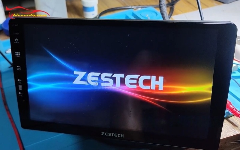 Màn hình android bị treo logo có thể do quá tải hệ thống, bộ nhớ đầy