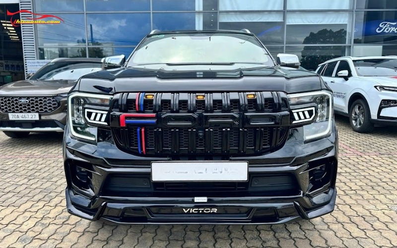 Mặt calang Ford Ranger mẫu AMG lắp đặt trên xe thực tế