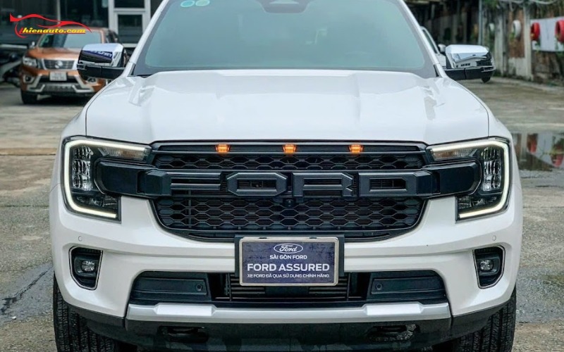 Mặt calang Ford Ranger mẫu chữ FORD 