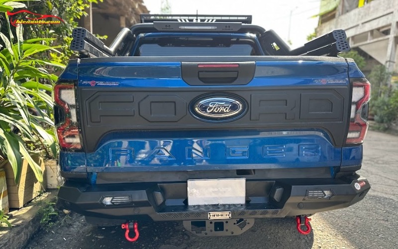 Ốp bửng sau Ranger được làm từ nhựa ABS cao cấp bền bỉ chông chịu tốt 