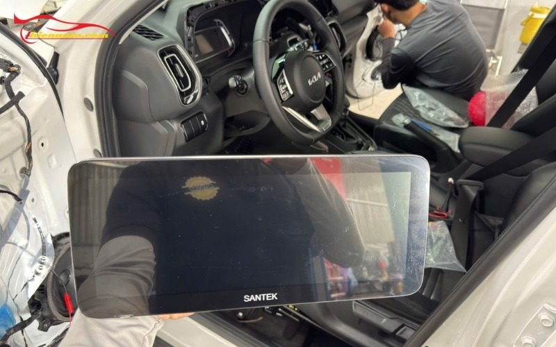 Màn hình Android Kia Sonet Santek chính hãng, lắp đặt tại Thiện Auto