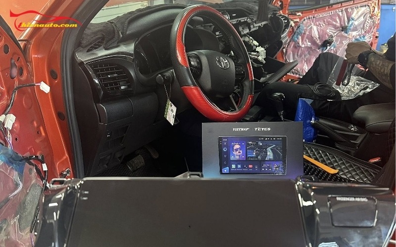 Độ màn hình Android Toyota Hilux chính hãng tại Thiện Auto