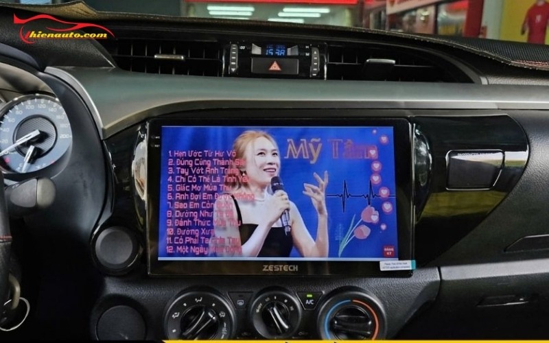 Hình ảnh thực tế độ màn hình Android Toyota Hilux tại Thiện Auto