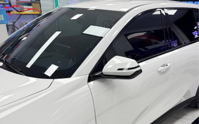 Phim cách nhiệt VF7 ngăn đến 99.9% tia UV, bảo vệ nội thất xe