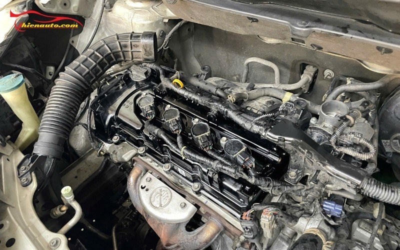 Khi nào Suzuki XL7 thay nắp dàn cò? Nhận biết hư hỏng