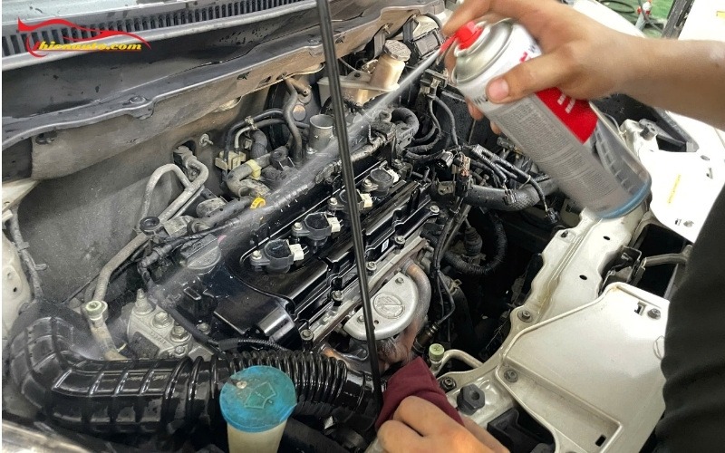Khi nào Suzuki XL7 thay nắp dàn cò? Nhận biết hư hỏng