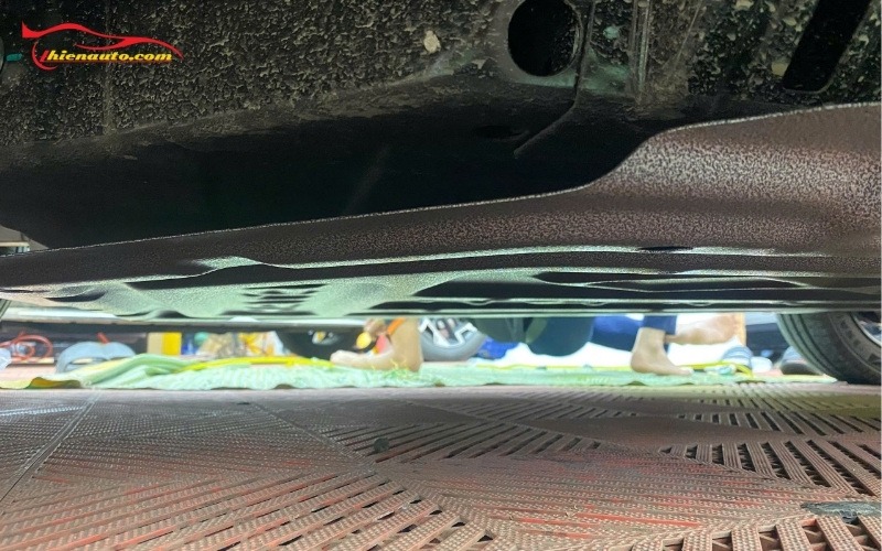 Tấm bảo vệ pin Vinfast Minio Green Hình ảnh lắp tấm bảo vệ pin Minio Green thực tế tại Thiện Auto