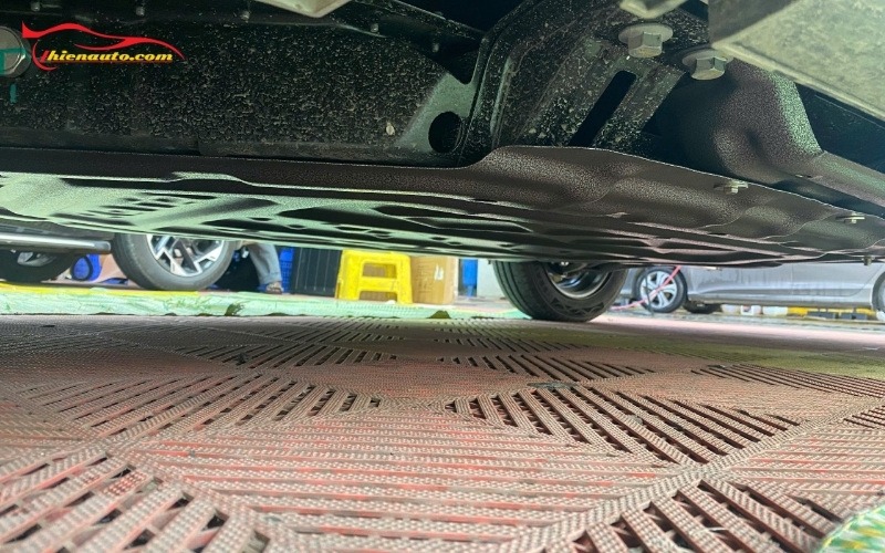Tấm bảo vệ pin Vinfast Minio Green Hình ảnh lắp tấm bảo vệ pin Minio Green thực tế tại Thiện Auto