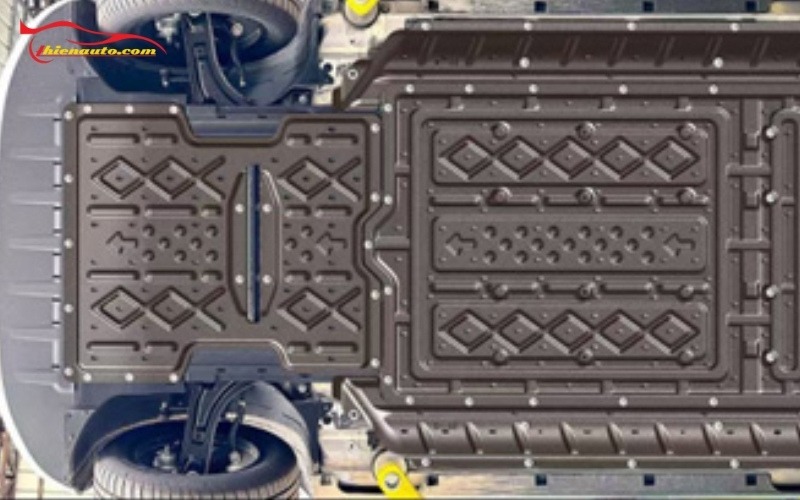 Tấm ốp bảo vệ pin Geely EX2 là phụ kiện EX2