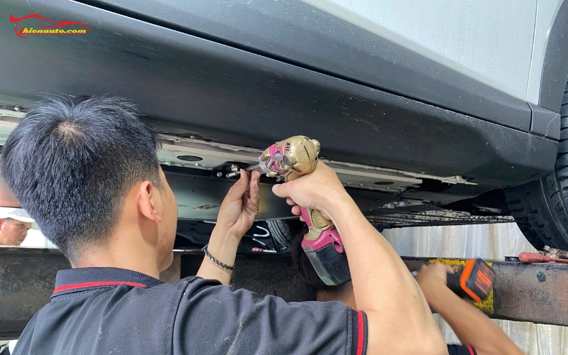 Tấm bảo vệ pin VinFast VF6 B-Factory Lắp đặt tấm ốp bảo vệ pin VinFast VF6 B-Factory thực tế tại Thiện Auto