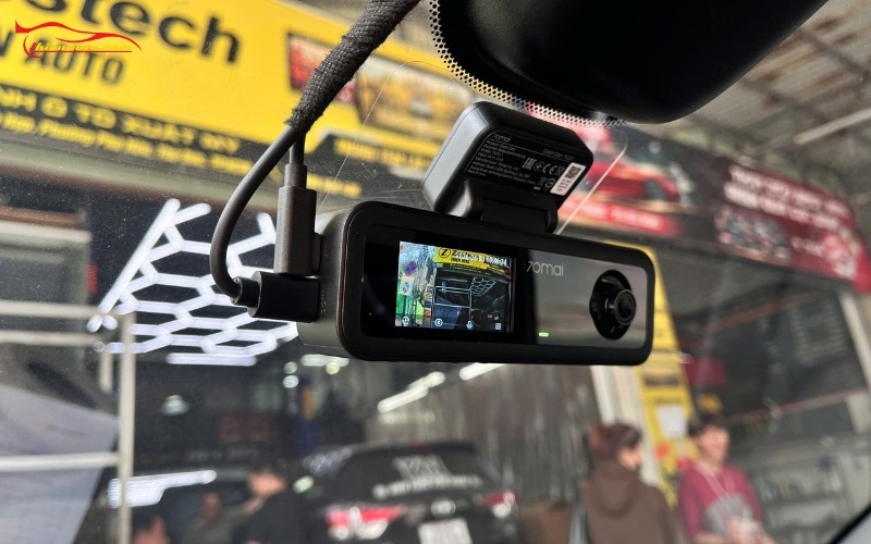 Thông tin kỹ thuật VinFast Limo Green lắp camera hành trình 70mai T400