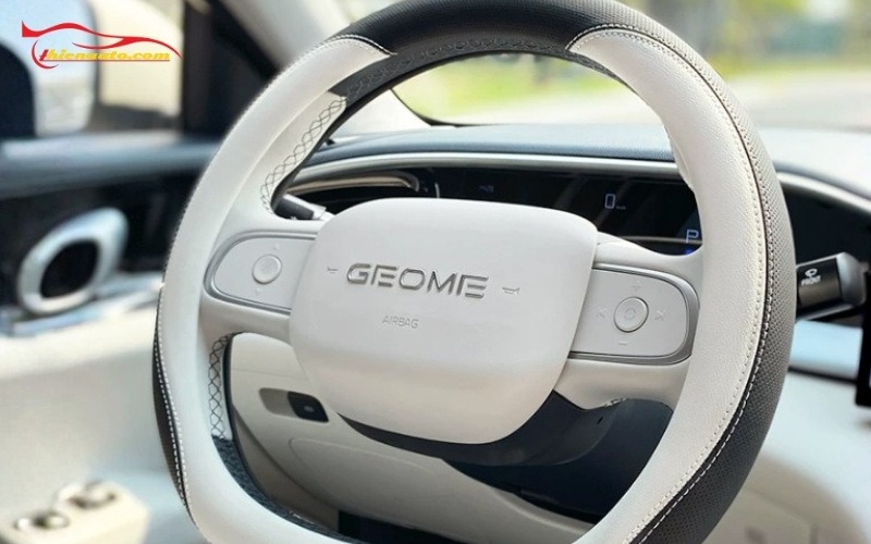 Bọc vô lăng Geely EX2 tăng thẩm mỹ nội thất xe