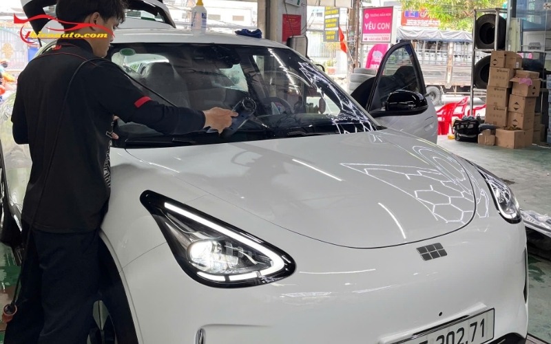 Dán phim cách nhiệt ô tô TPHCM chính hãng, có bảo hành điện tử tại Thiện Auto