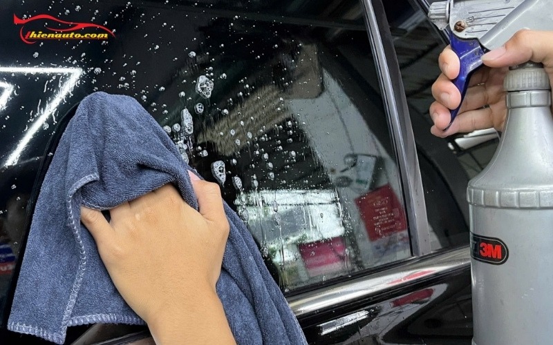 Dán phim cách nhiệt Toyota Veloz Dán phim cách nhiệt Toyota Veloz cản đến 99.9% tia UV