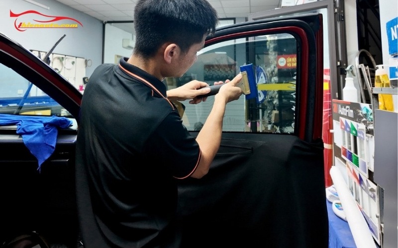 Dán phim cách nhiệt Toyota Yaris Dán phim cách nhiệt Toyota Yaris chính hãng tại Thiện Auto