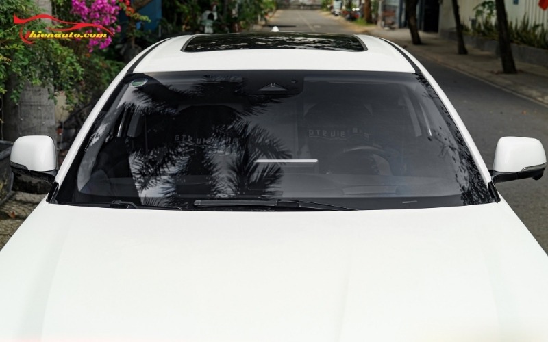 Dán phim cách nhiệt Vinfast VF8 Dán phim cách nhiệt Vinfast VF8 chính hãng tại Thiện Auto