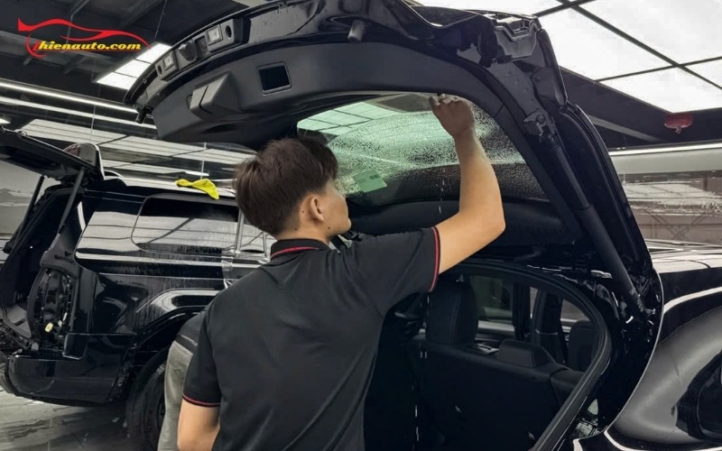Dán phim cách nhiệt Vinfast VF8 Hình ảnh thực thế dán phim cách nhiệt VF8 chuẩn kỹ thuật
