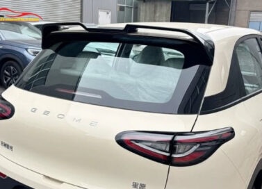 Đuôi gió Geely EX2