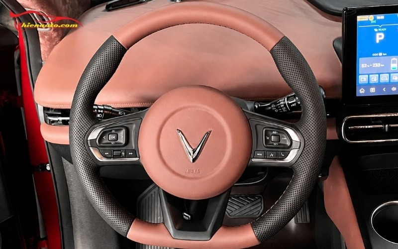 Khâu vô lăng VinFast VF MPV 7