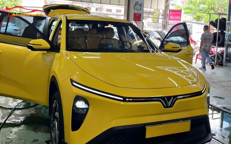 Vinfast Limo Green vàng độ full nội thất tại Thiện Auto