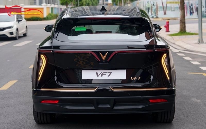 Vinfast VF7 facelift 2026 thế hệ mới sắp ra mắt cuối năm 2026