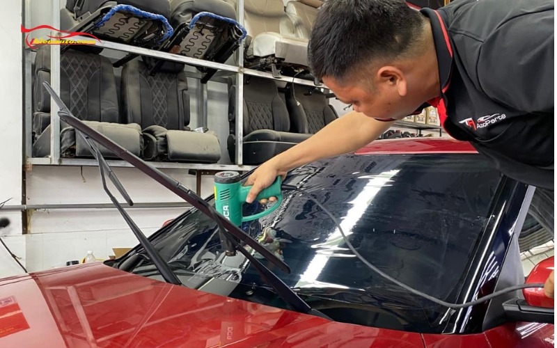 Dán phim cách nhiệt Hyundai Accent Dán phim cách nhiệt Hyundai Accent