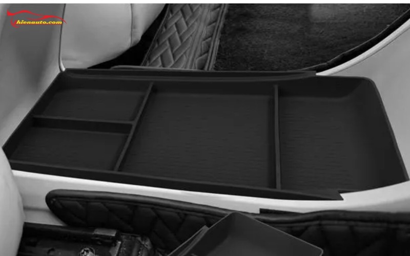 Hộp đựng đồ bệ tỳ tay Geely EX2 Hộp đựng đồ bệ tỳ tay Geely EX2 thiết kế lắp đặt vừa khít form xe