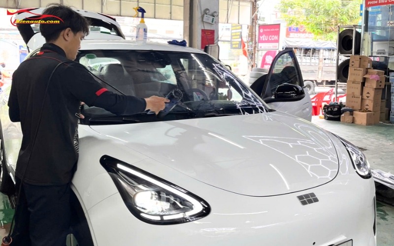 Phụ kiện ngoại thất Geely EX2: Dán phim cách nhiệt 3M