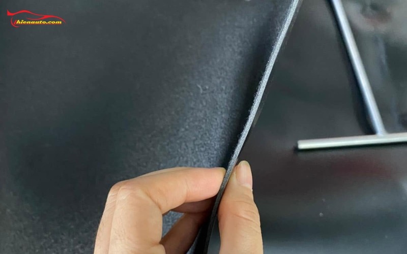 Thảm lót sàn simili Honda CRV tại Thiện Auto có 2 loại: Dày (2mm) và Mỏng (1.2mm)