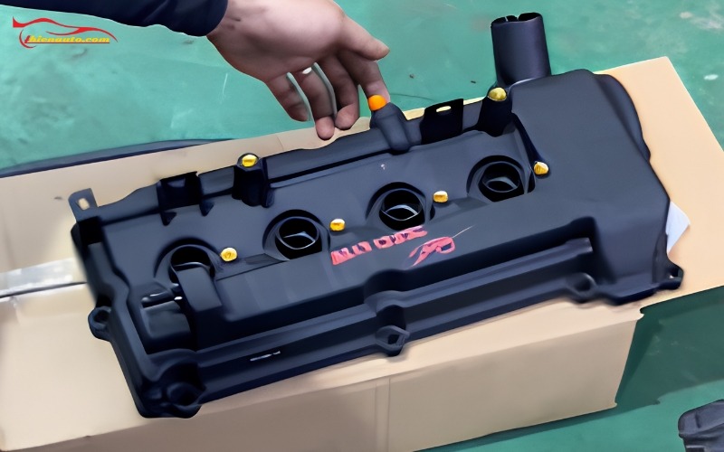 Thay nắp giàn cò Mitsubishi Xpander cần thay nguyên cụm, không thay riêng ron (gioăng) vì được đúc liền mặt nắp