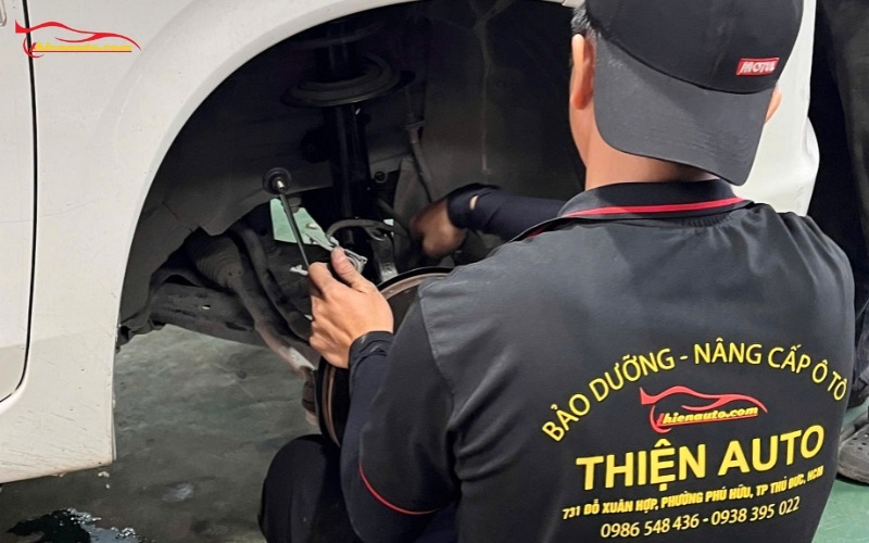 Nên thay phuộc Mitsubishi Xpander sau 50.000 – 70.000 km tùy điều kiện sử dụng