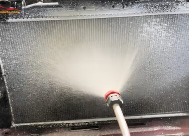 Nên vệ sinh dàn nóng VinFast VF7 6 -12 tháng/lần