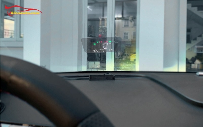 Lắp màn hình HUD  EC Van chính hãng tại Thiện Auto
