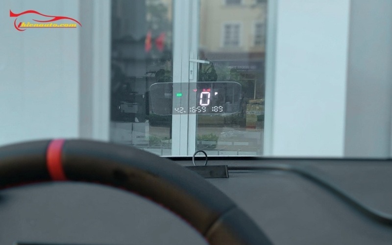 Lắp màn hình HUD  EC Van chính hãng tại Thiện Auto