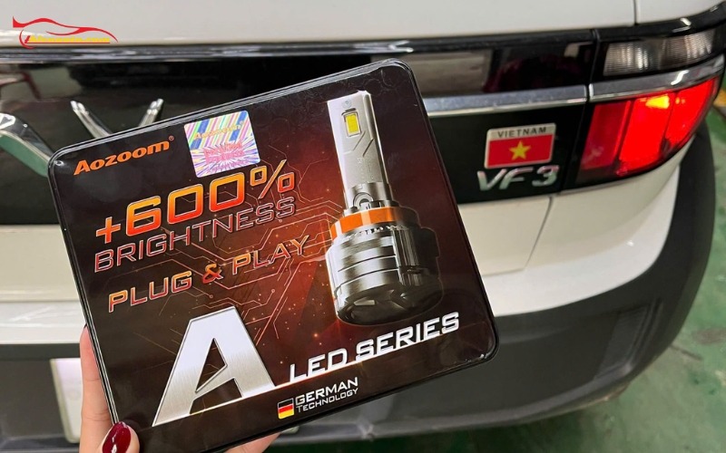 Bóng Led A45 Pro Aozoom lắp đặt trên VinFast VF3 thực tế 