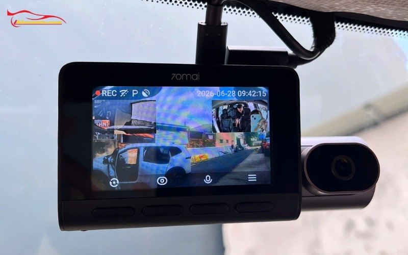 Top camera hành trình 3 mắt tốt nhất hiện nay - Đánh giá chi tiết Camera hành trình 3 mắt sở hữu góc quay rộng, camera trước từ 150°–170