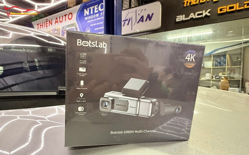 Top camera hành trình 3 mắt tốt nhất hiện nay - Đánh giá chi tiết Camera hành trình 3 mắt tốt nhất hiện nay: Camera 3 mắt Botslab GH980H