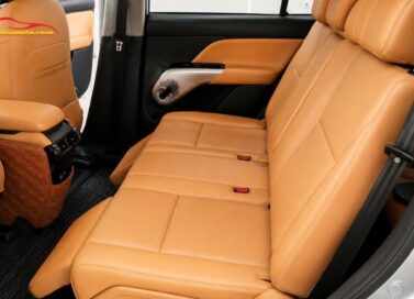 Độ ngả ghế Vinfast Limo Green tăng thoải mái cho hành khách