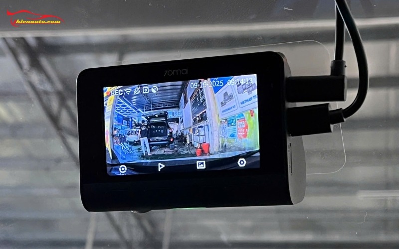 So sánh 70mai A510 và A810S: Nên chọn camera hành trình nào? So sánh 70mai A510 và A810: Camera 70mai A810S có độ phân giải cao hơn A510