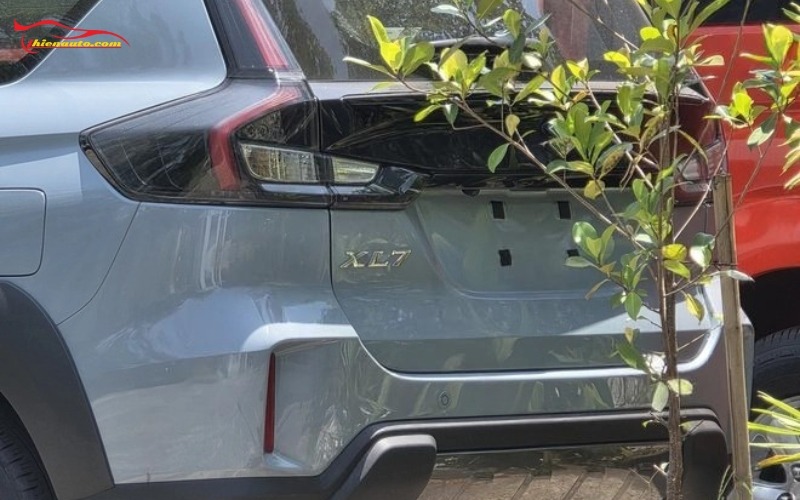 Suzuki XL7 xuất hiện được bắt gặp tại một trung tâm thử nghiệm khí thải ở Hà Nội