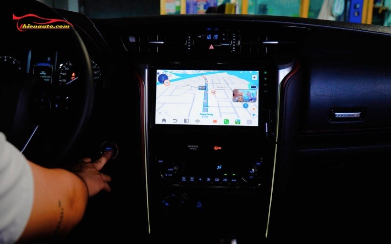 Android Box Toyota Fortuner Lắp Android Box Toyota Fortuner nâng tầm giải trí trên xe