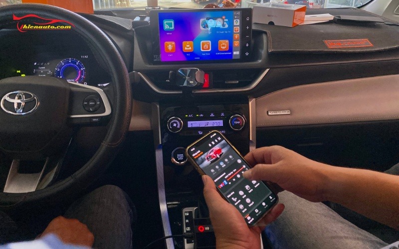 Lên Android Box Toyota Veloz với nhiều tính năng tiện lợi
