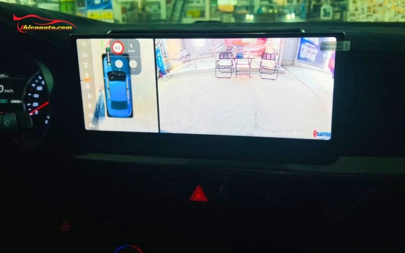 Giá màn hình Santek ST930 360 giảm 15% tại Thiện Auto