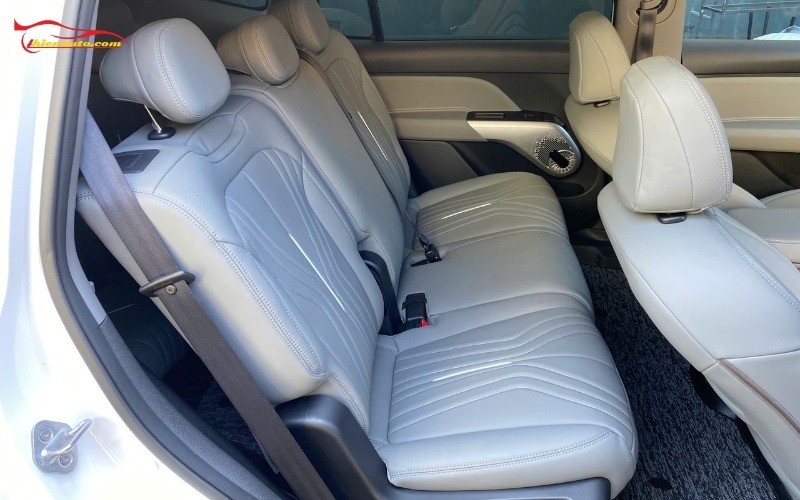 Mẫu bọc ghế da ô tô màu xám ghi treen xe VinFast Limo Green