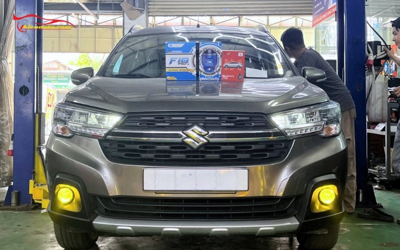 Nên Lắp Bi Gầm 1 Màu Hay 3 Màu? So Sánh Chi Tiết Hình ảnh thực tế lắp đèn bi gầm 1 và 3 nhiệt màu tại Thiện Auto