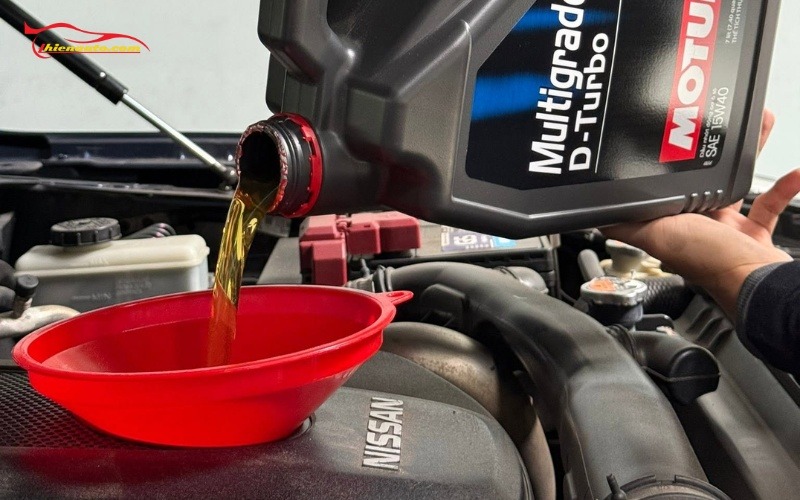 Thay nhớt Nissan Navara bao nhiêu lít? Từ 4.5L-6.5L